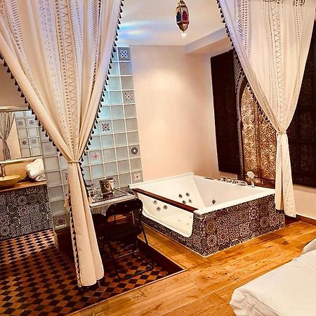 Jacuzzi Love Room Париж Екстер'єр фото