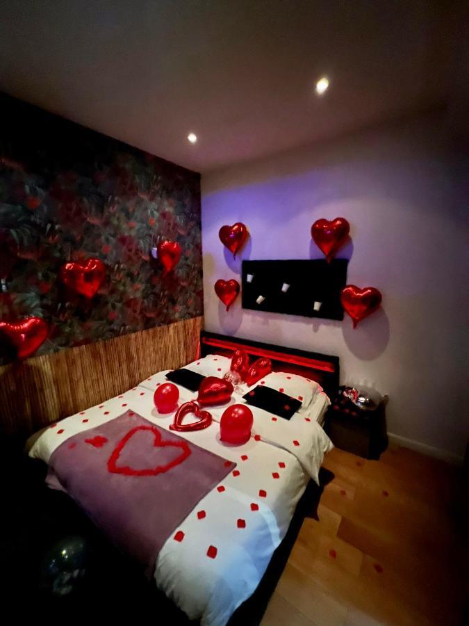 Jacuzzi Love Room Париж Екстер'єр фото